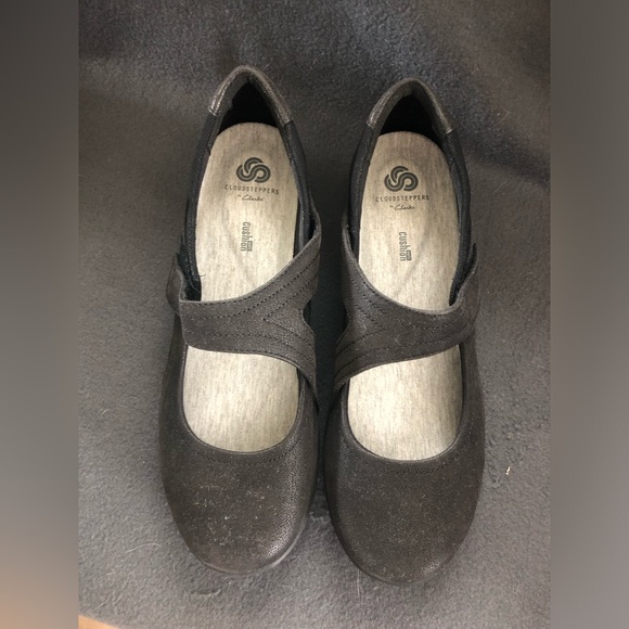 Clarks Women's Black Flats - Picture 1 of 4